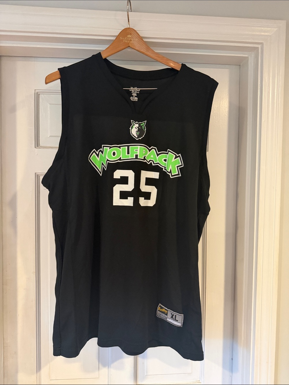 Wolfpack Black & Green Basketball Jersey 25 - Unbranded
